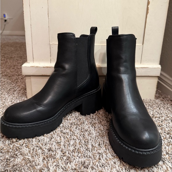 Madden Girl Platform Chelsea Boots - Picture 10 of 10